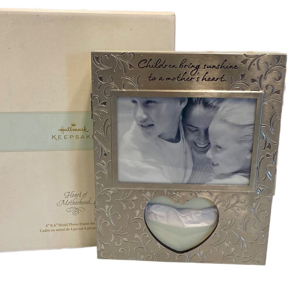 NIB Heart of Motherhood Sentimental Picture Frame